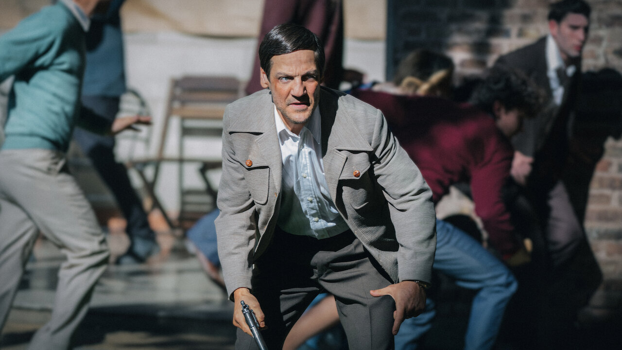 Perry Gordon Actor Watch Gordon | Netflix Official Site